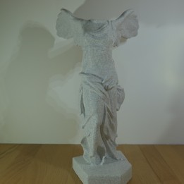 Victoire de Samothrace Niké ailée, sculpture grecque antique, statue déco mythologie